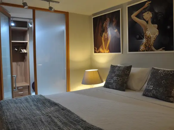 6-bedroom Maisonette In Vouliagmeni, Greece (380 M²)