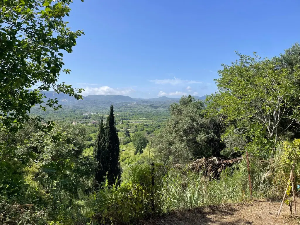 Land Of 2130 M² In Corfu