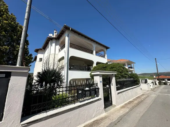 4-bedroom Flat In Oreokastro, Greece (200 M²)