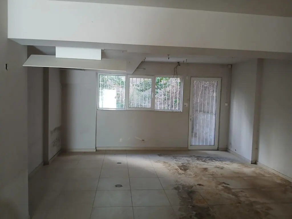 Commercial Property Of 477 M² In Athens