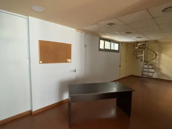 Commercial Property In Nea Ionia, Greece (218 M²)