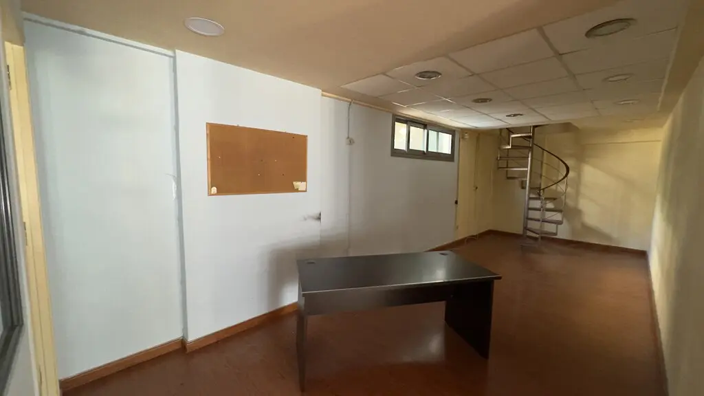Commercial Property Of 218 M² In Athens