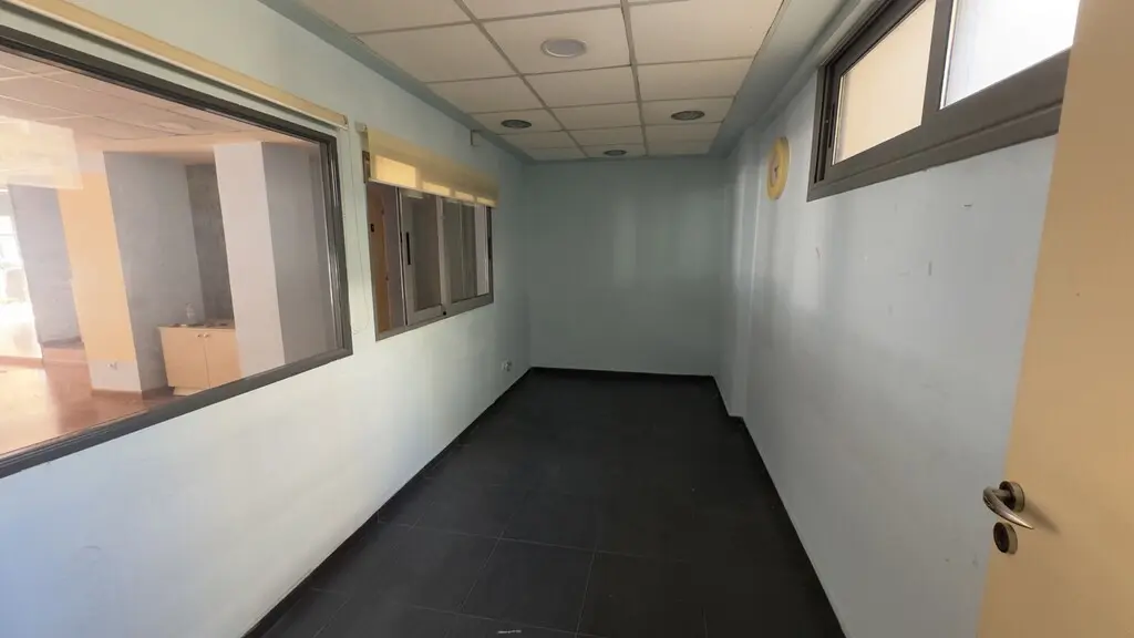 Commercial Property Of 218 M² In Athens
