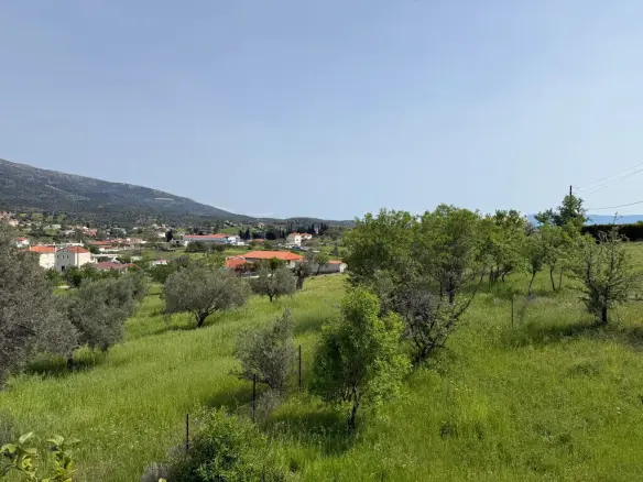 2-bedroom Maisonette In Amarinthos, Greece (145 M²)