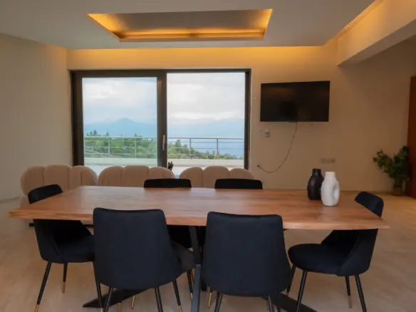 9-bedroom Detached House In Loutraki-perachora, Greece (500 M²)