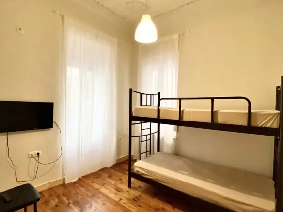 2-bedroom Flat In Attiki, Greece (80 M²)