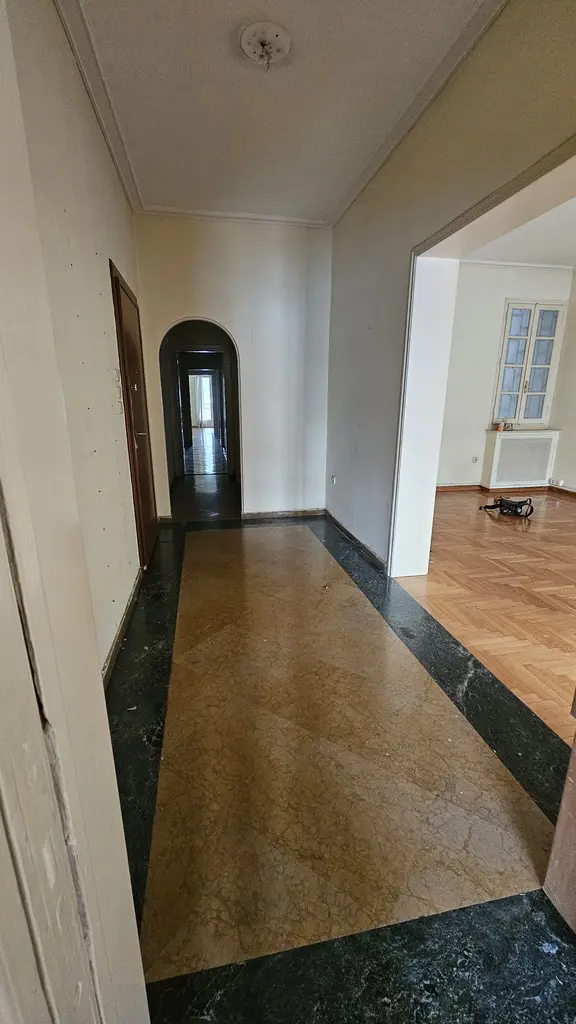 Flat Of 144 M² In Athens