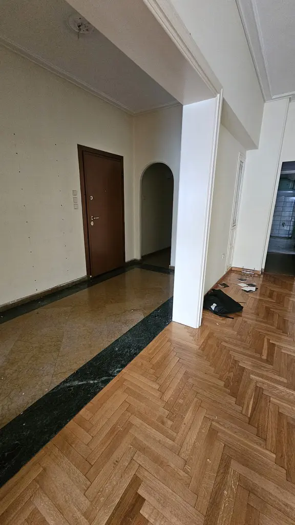 Flat Of 144 M² In Athens