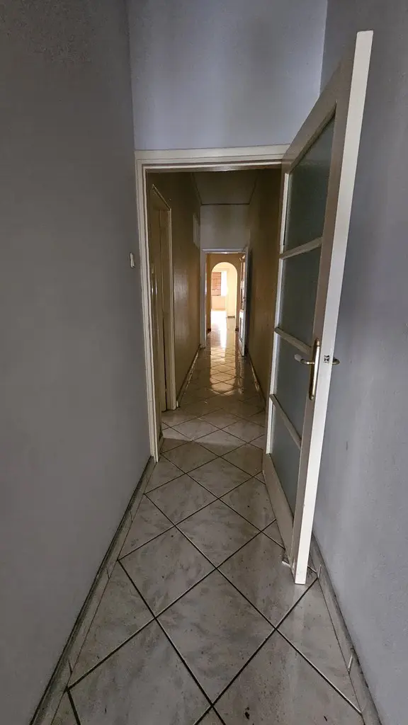 Flat Of 144 M² In Athens