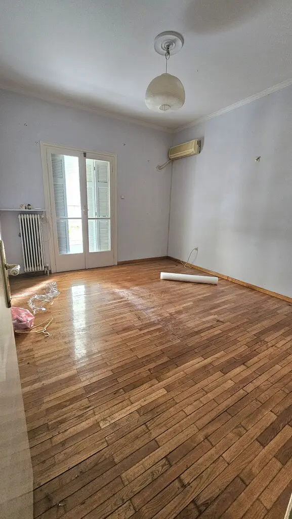 Flat Of 144 M² In Athens