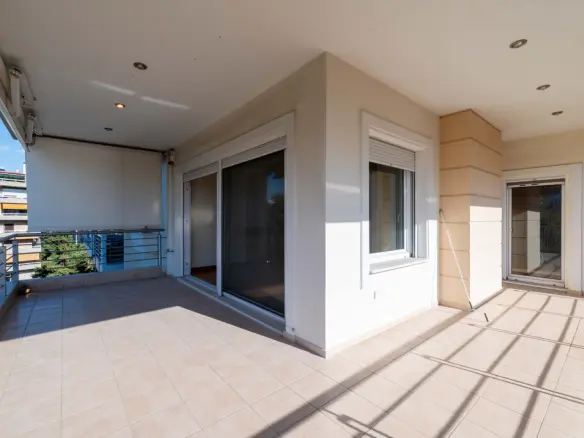 4-bedroom Maisonette In Alimos, Greece (204 M²)