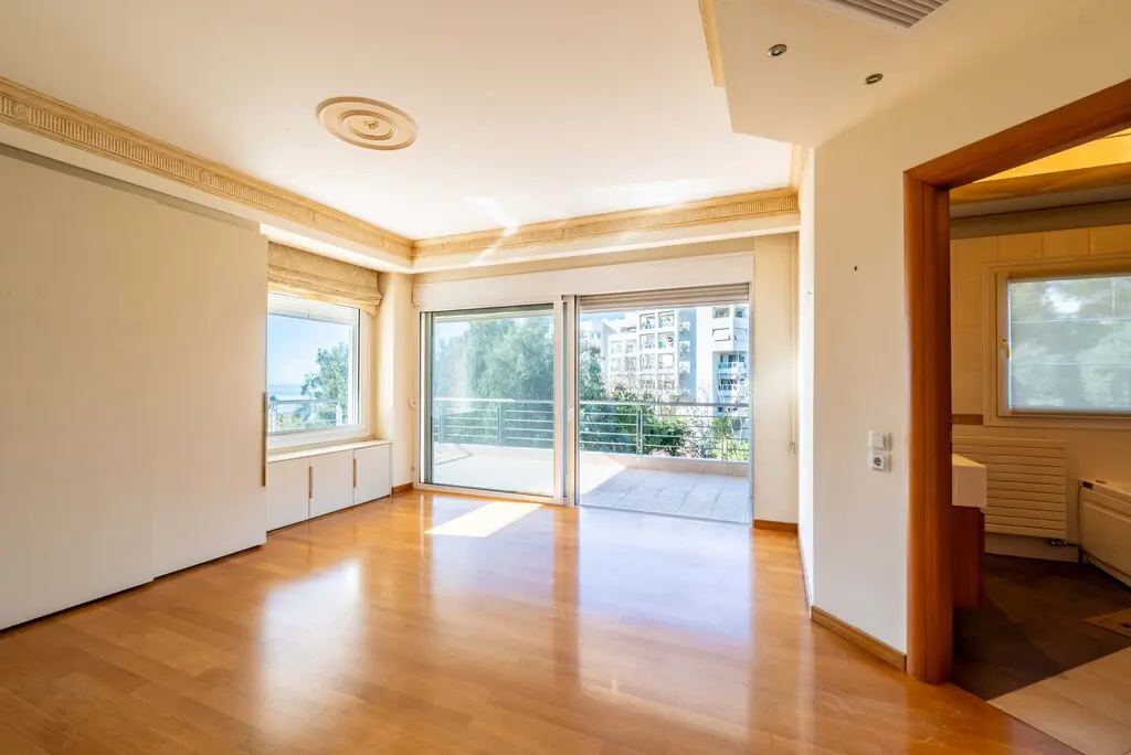 Maisonette Of 204 M² In Athens