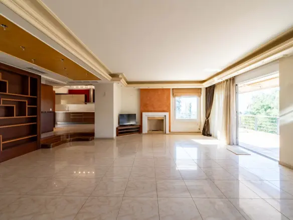 4-bedroom Maisonette In Alimos, Greece (204 M²)