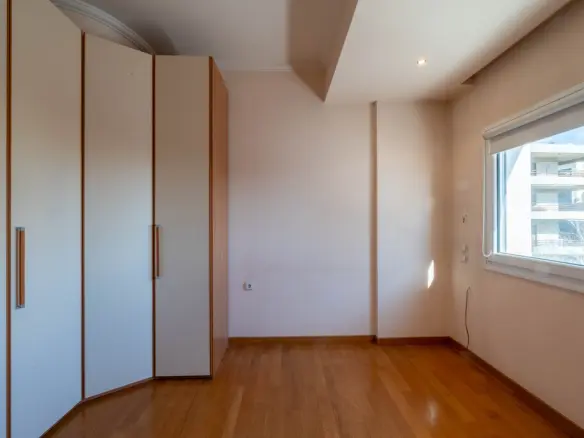 4-bedroom Maisonette In Alimos, Greece (204 M²)