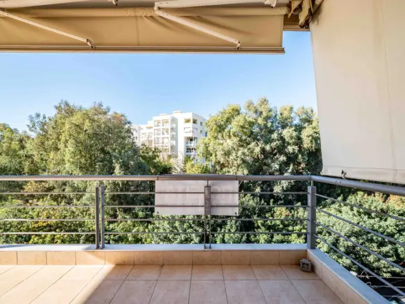 4-bedroom Maisonette In Alimos, Greece (204 M²)