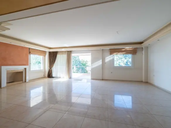 4-bedroom Maisonette In Alimos, Greece (204 M²)