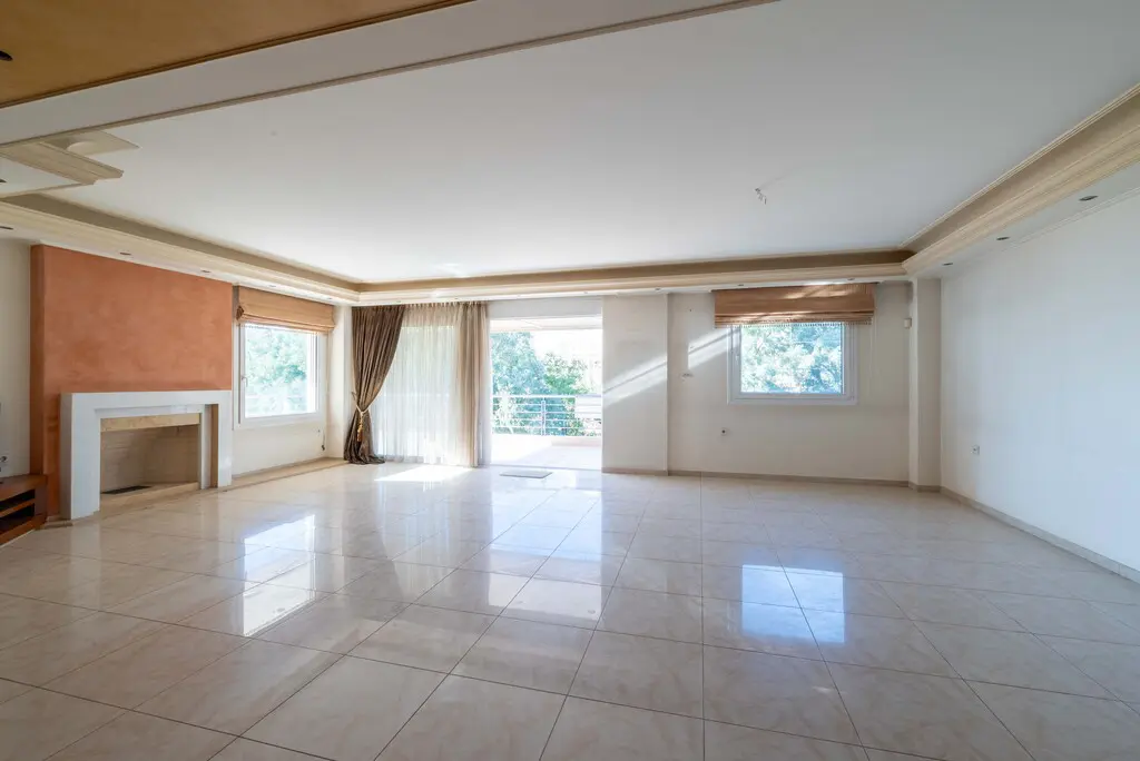 Maisonette Of 204 M² In Athens