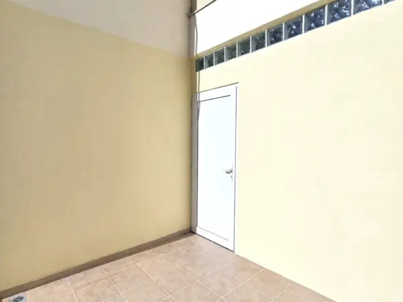 2-bedroom Flat In Perama, Greece (79 M²)