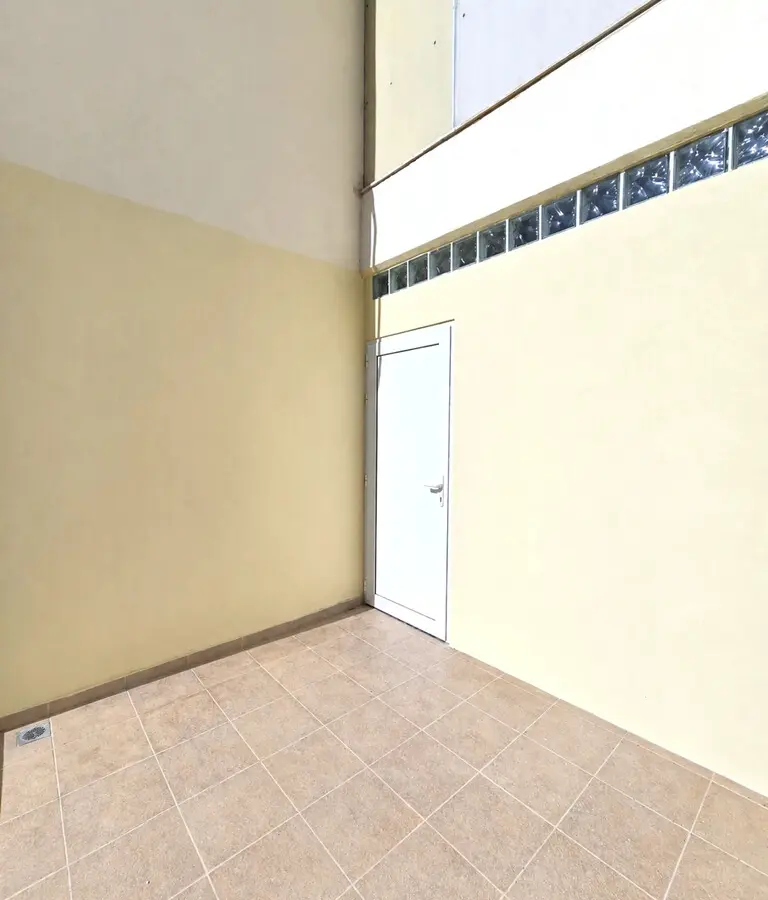 2-bedroom Flat In Perama, Greece (79 M²)