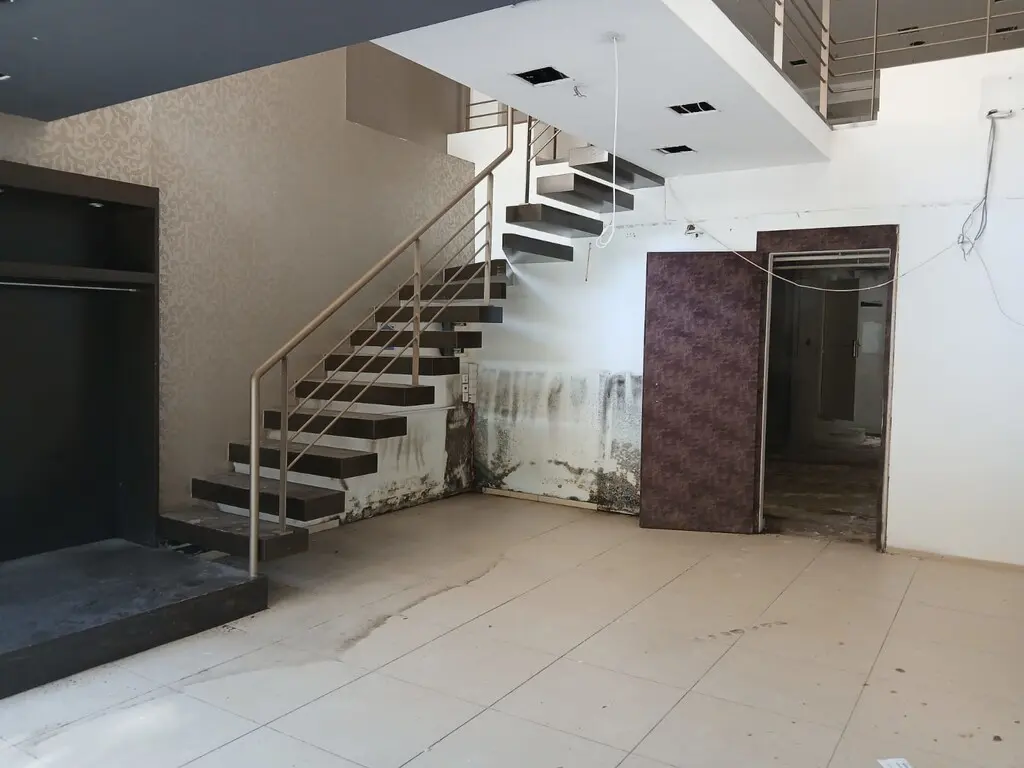 Commercial Property Of 477 M² In Athens