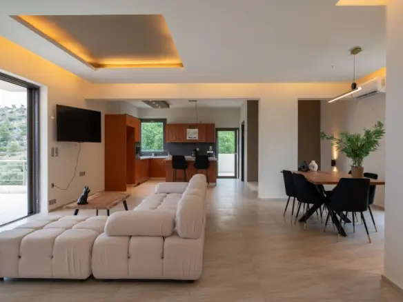 9-bedroom Detached House In Loutraki-perachora, Greece (500 M²)