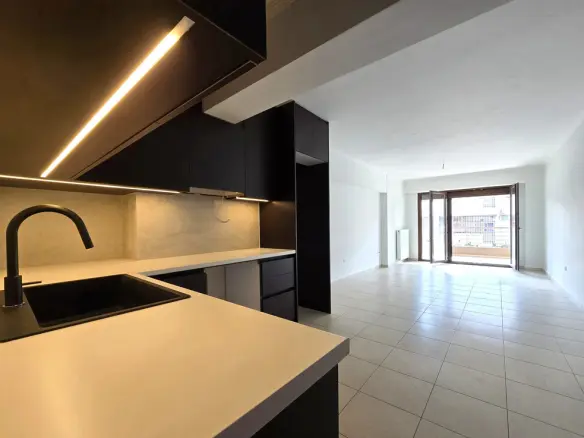 2-bedroom Flat In Perama, Greece (79 M²)