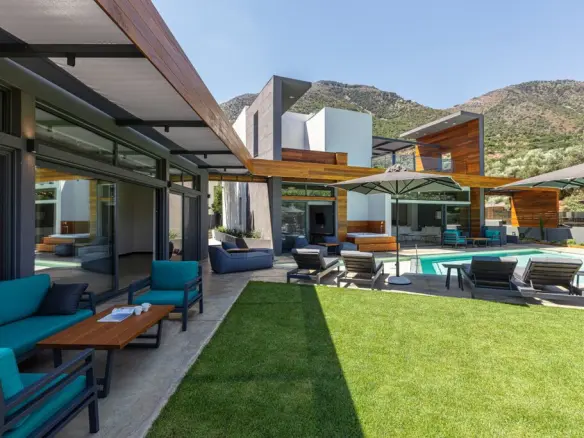 5-bedroom Villa In Geropotamos, Greece (340 M²)