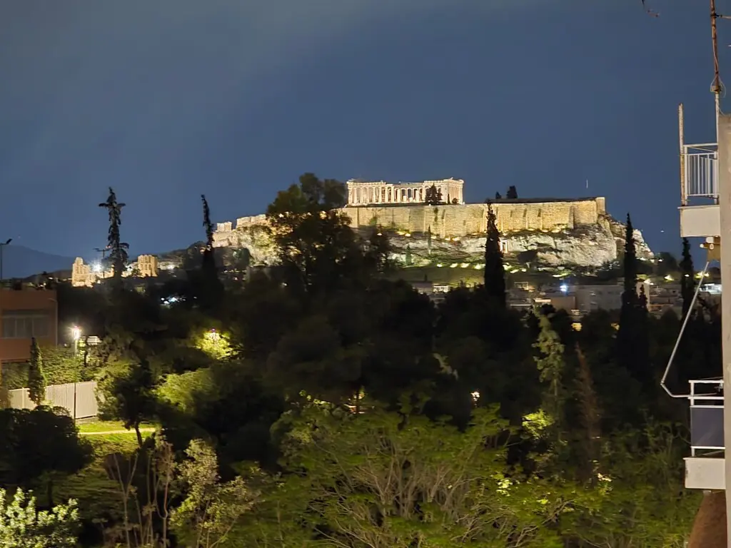 Flat Of 124 M² In Athens