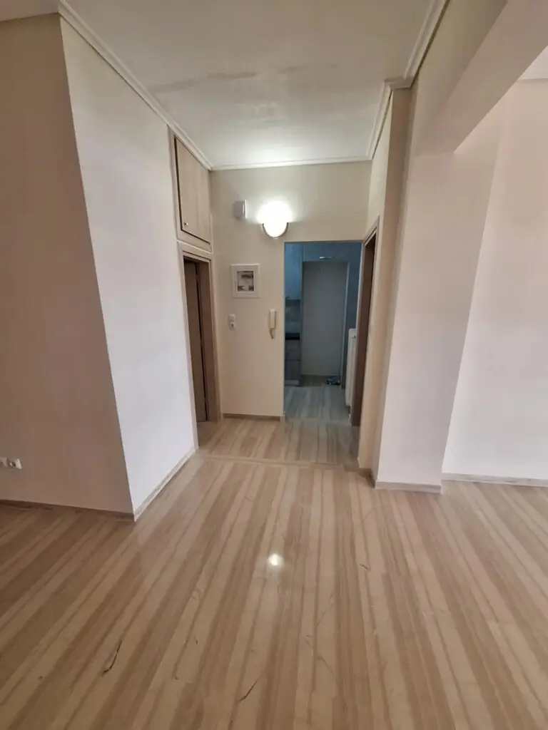 Flat Of 52 M² In Athens