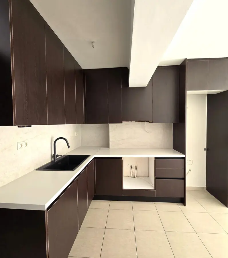 2-bedroom Flat In Perama, Greece (79 M²)