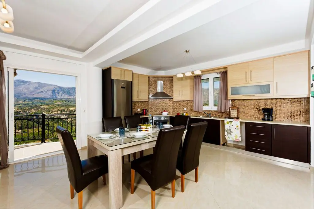 Villa Of 250 M² In Crete