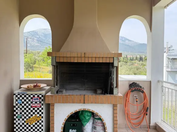 2-bedroom Maisonette In Amarinthos, Greece (145 M²)