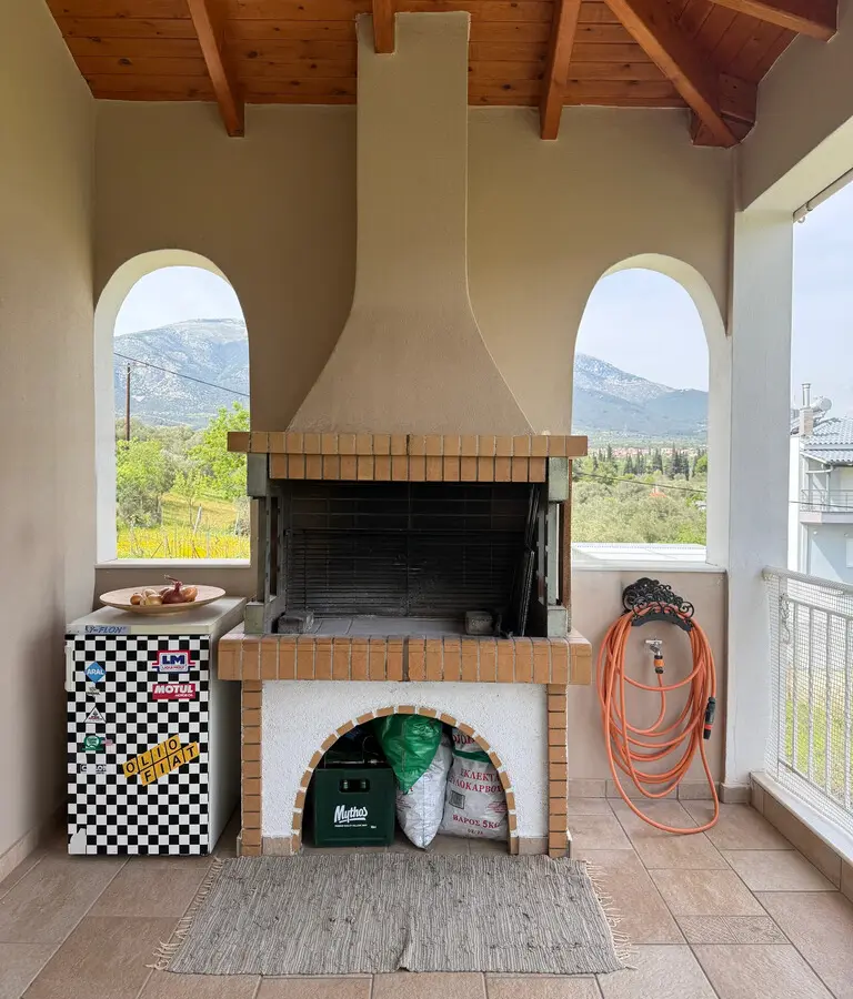 2-bedroom Maisonette In Amarinthos, Greece (145 M²)