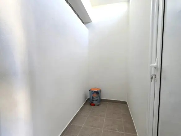 2-bedroom Flat In Perama, Greece (79 M²)