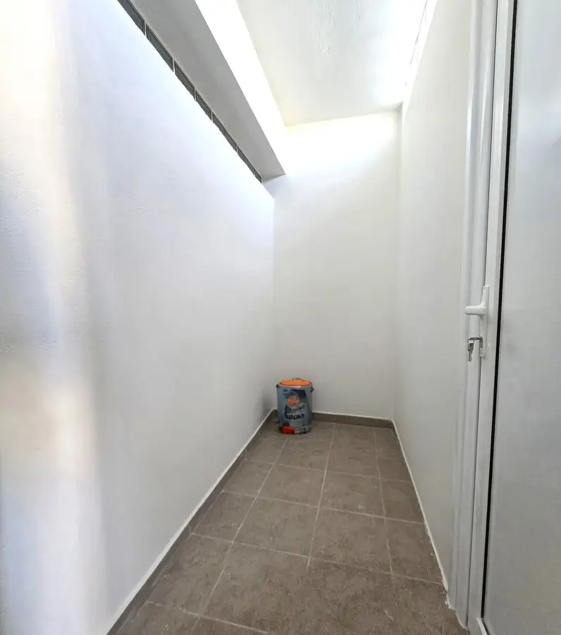 2-bedroom Flat In Perama, Greece (79 M²)