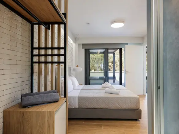 5-bedroom Villa In Geropotamos, Greece (340 M²)