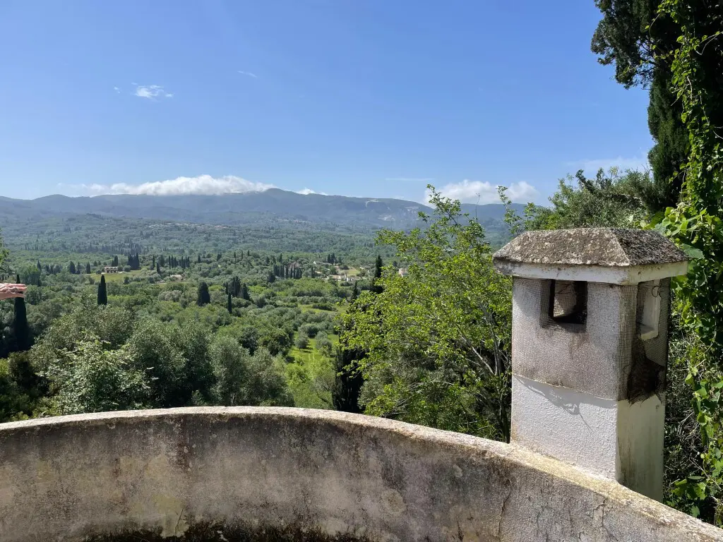 Land Of 2130 M² In Corfu