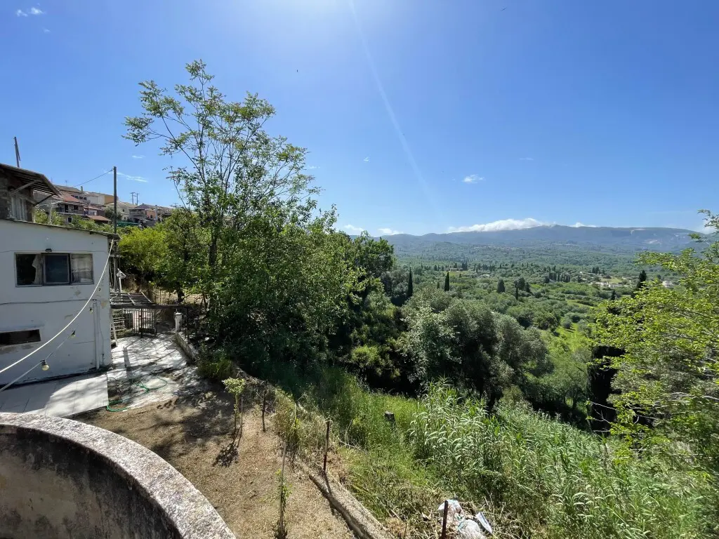 Land Of 2130 M² In Corfu