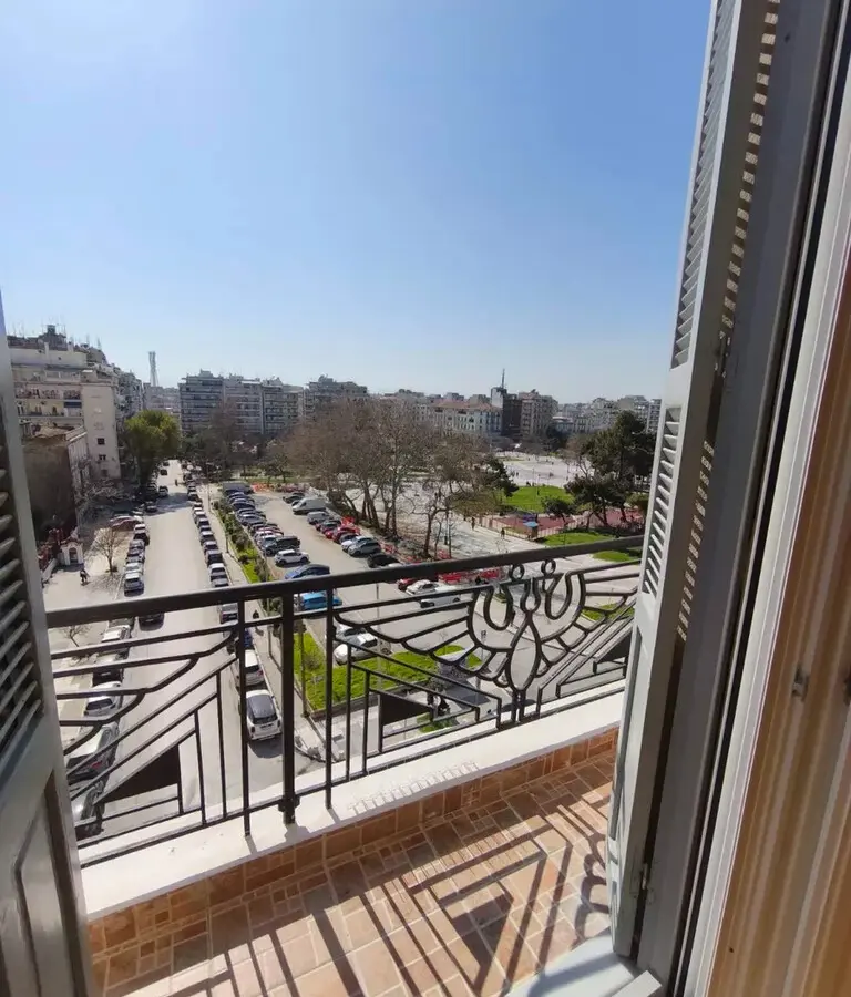 2-bedroom Flat In Center Of Thessaloniki, Greece (78 M²)