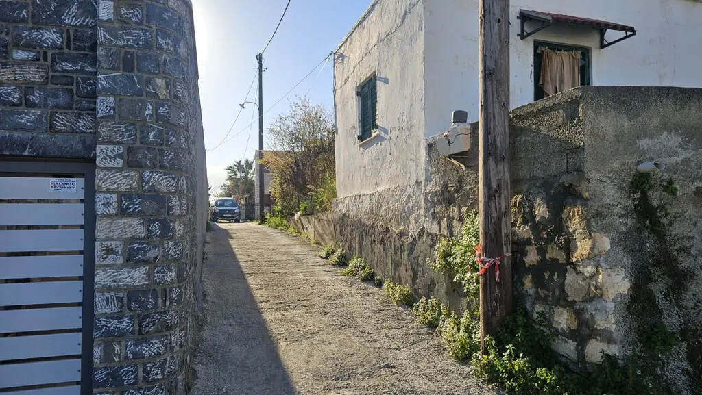 Land Of 456 M² In Crete