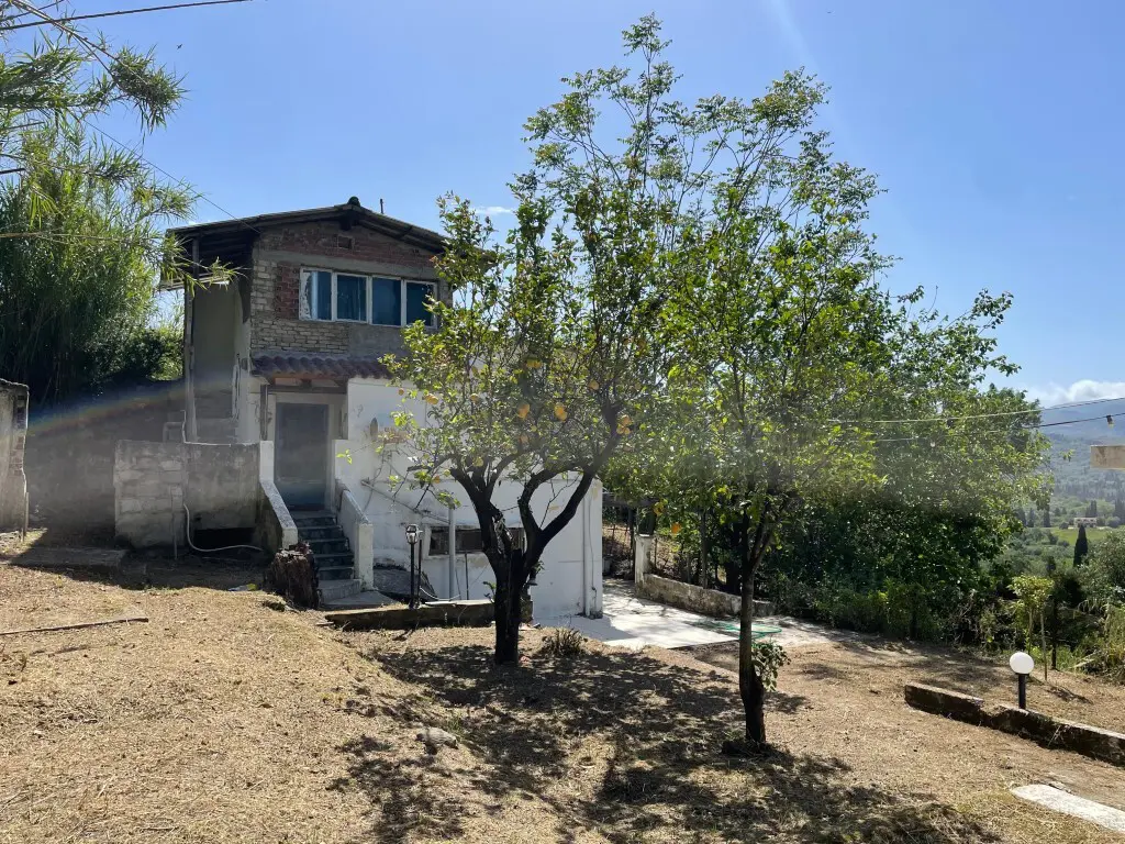 Land Of 2130 M² In Corfu