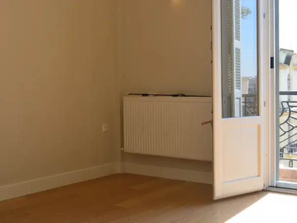 2-bedroom Flat In Center Of Thessaloniki, Greece (78 M²)