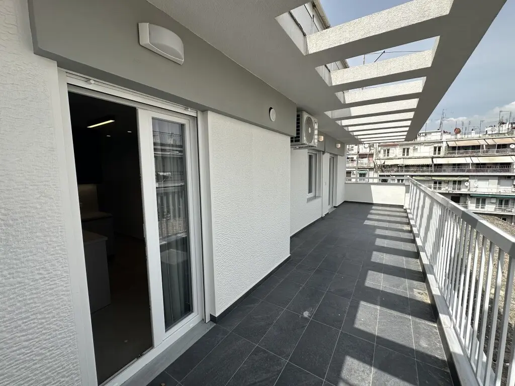 3-bedroom Flat In Center Of Thessaloniki, Greece (115 M²)