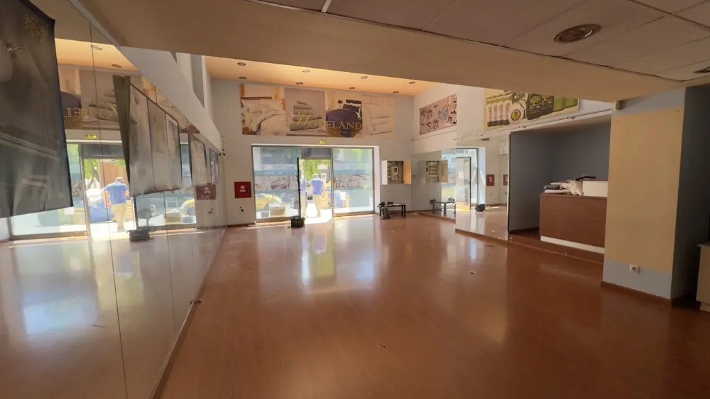 Commercial Property Of 218 M² In Athens