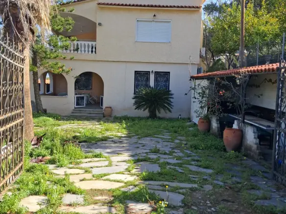 3-bedroom Detached House In Loutraki-perachora, Greece (160 M²)