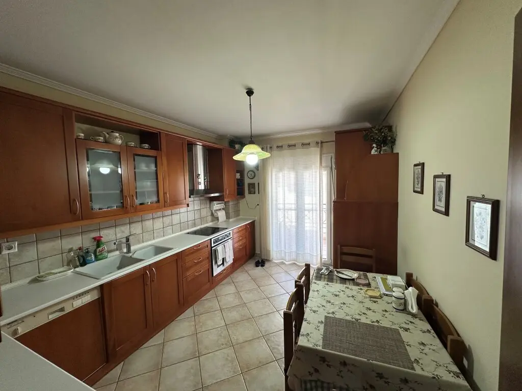 Flat Of 200 M² In The Suburbs Of Thessaloniki