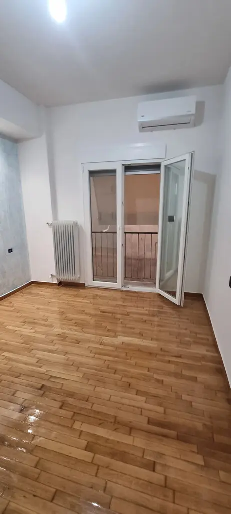 2-bedroom Flat In Kipseli, Greece (78 M²)