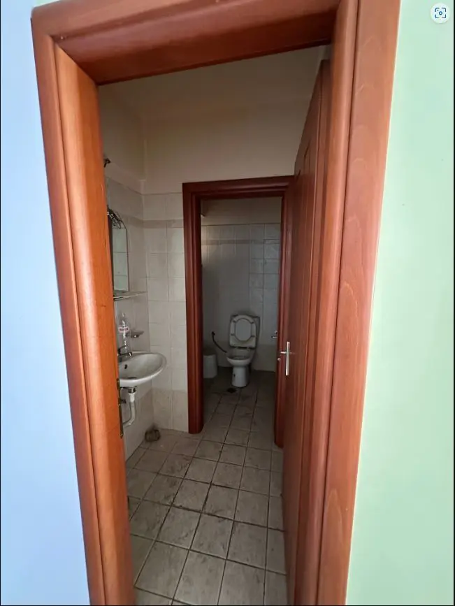 Commercial Property Of 91 M² In Athens
