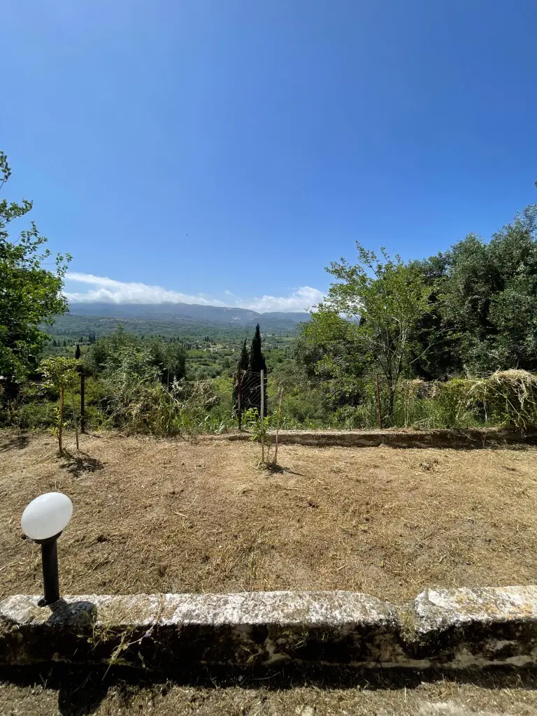 Land Of 2130 M² In Corfu