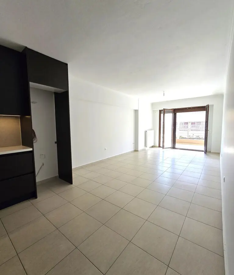 2-bedroom Flat In Perama, Greece (79 M²)